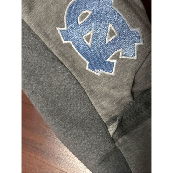 Beautiful women Hoodie Purse gray and blue North Carolina Tar Heels NCAA  Vintag - Picture 6 of 9